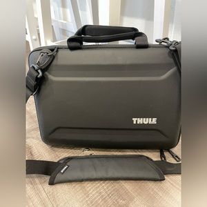 Thule 15” MacBook Pro Attaché